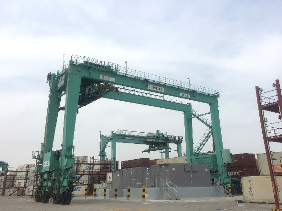 10KV預(yù)裝式變電站-上港集團